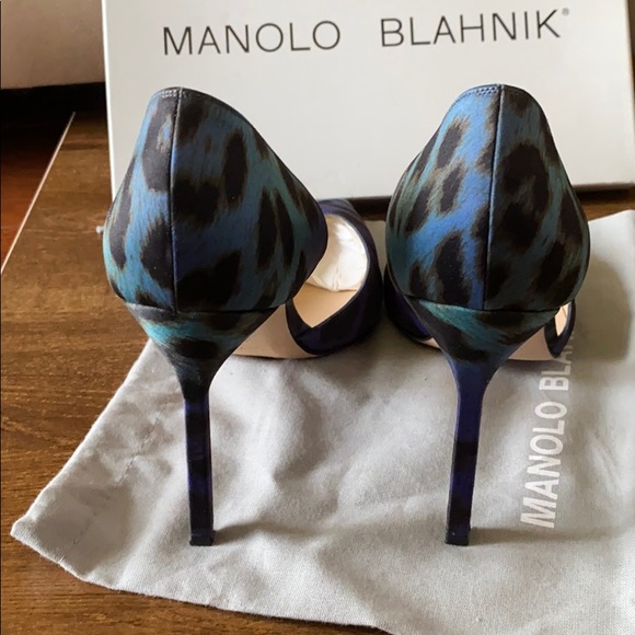 Manolo Blahnik Leopard Fabric Pump - Picture 3 of 16